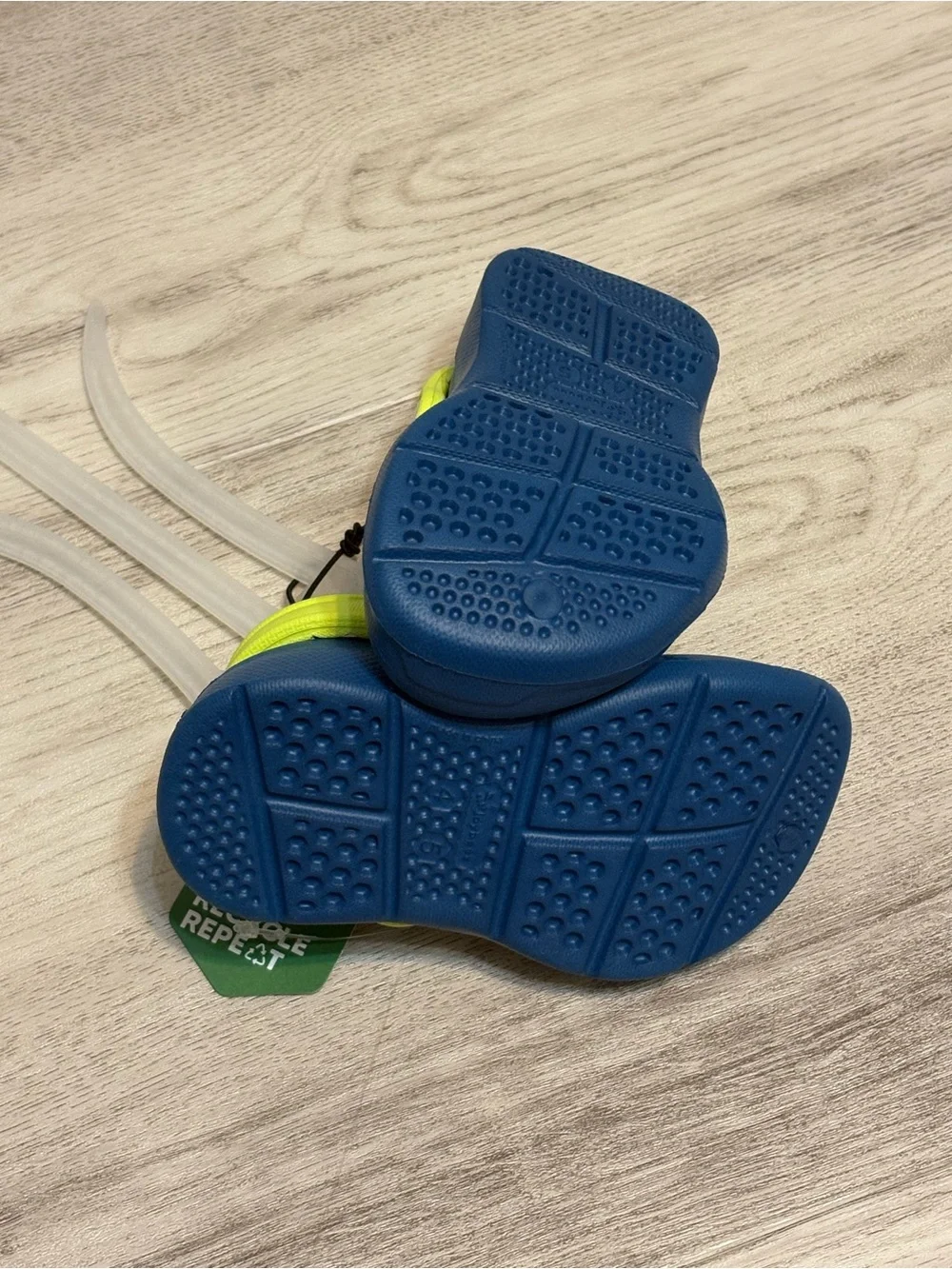 Joybees Kids Blue and Neon Green Water Clogs